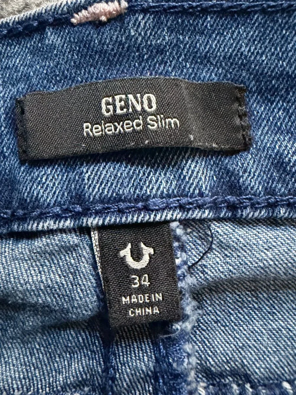 True Religion Geno Big T Flap Slim Jeans Men's Size 34x32-Med. Wash Excellent UC